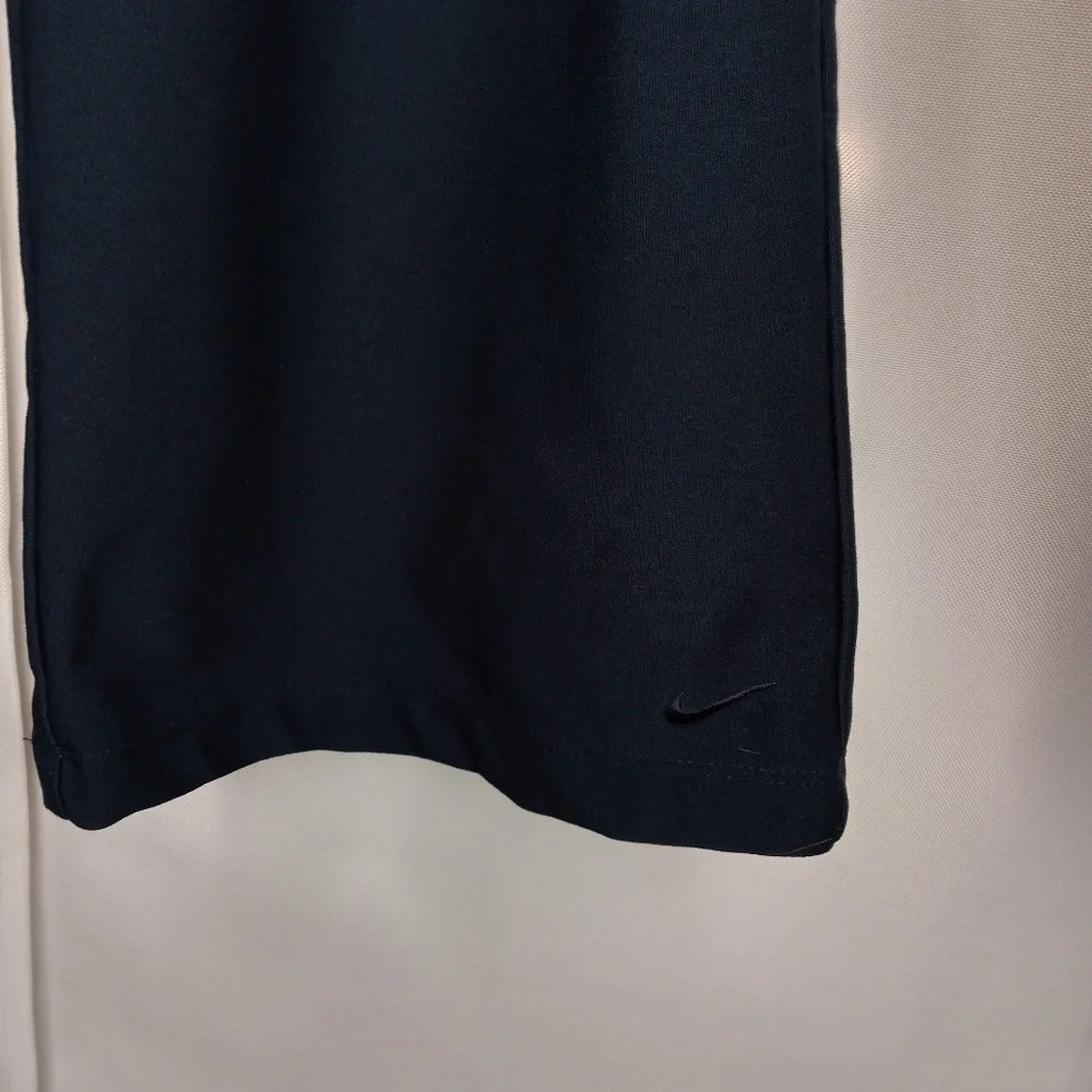 NIKE Navy Blue Capri Workout Pants